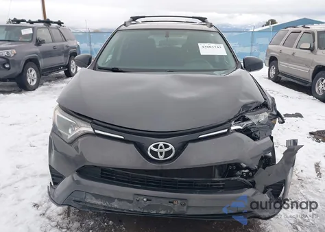 2016 Toyota Rav4 Le z USA, uszkodzony, nr VIN 2T3BFREV2GW536891